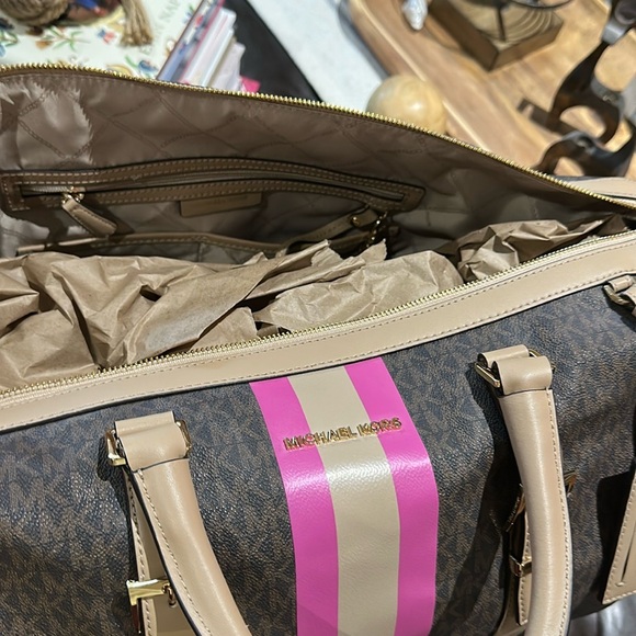 Authentic Michael Kors Bedford Extra-Large Signature Logo Striped Weekender Bag - Picture 11 of 16